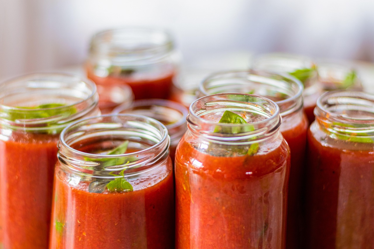 Preserving the Summer Bounty: Small-Batch Tomato Sauce for Cold Winter Nights